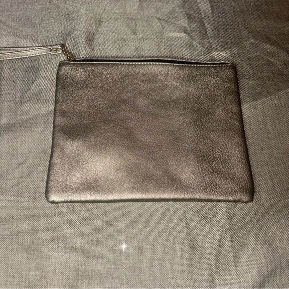 Cosmetic case logo “confidence never goes out of style” - Picture 3 of 6